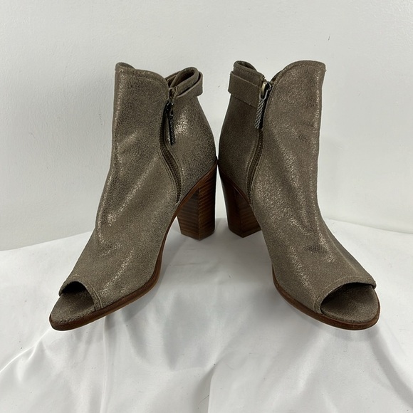 Donald J Pliner Leather Gold and Silvery Peep Toe Shoes - Picture 3 of 10